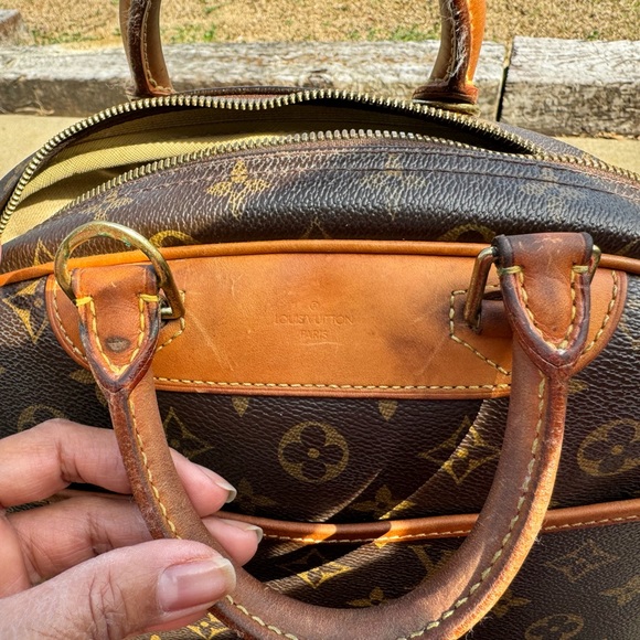 2 Hour SALE!!! Vintage Louis Vuitton Trouville handbag - Picture 16 of 16